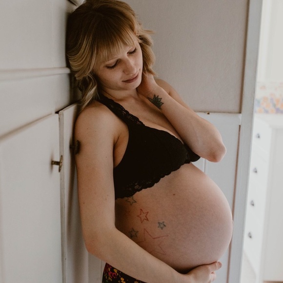 Meet your Posher, Erica - Picture 2 of 2